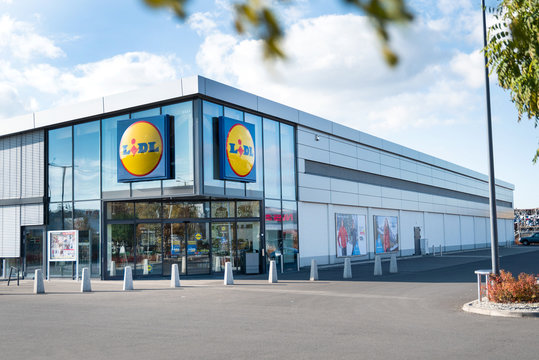 Lidl Awaits You: Step into a Rewarding Career with Us!